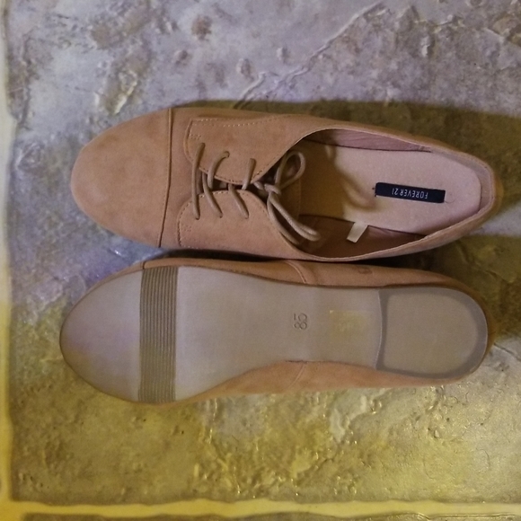 Flats - Picture 3 of 3